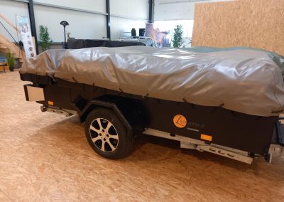 GERESERVEERD: Aart Kok Linvingstone Riverlodge GameDrive CrossRoad Modeljaar 2024