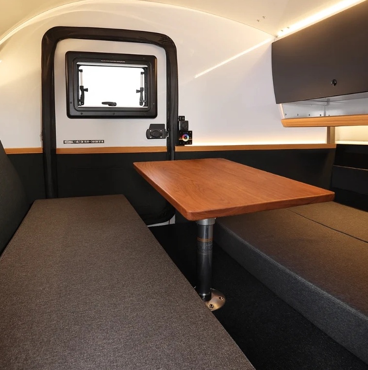 Lounge table